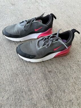 Girls Nike air max 270